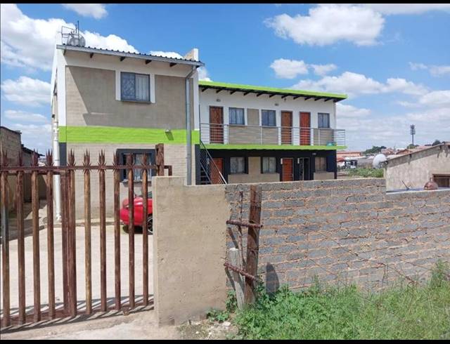 16 BEDROOM HOUSE FOR SALE IN TEMBISA